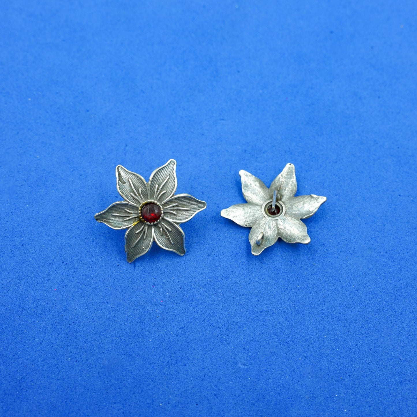 Juhi- Silver Brass Stone-Studded Stud Earrings(Red)