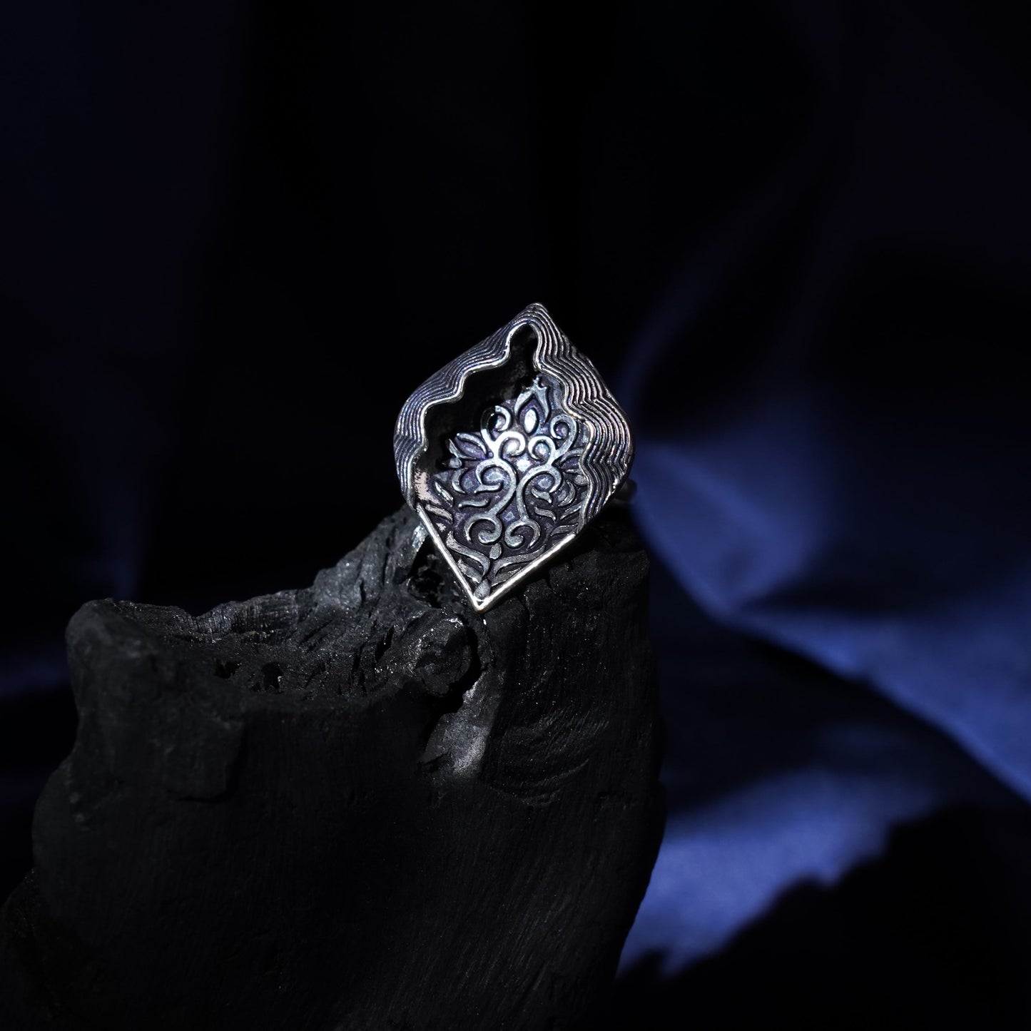 Suhana- Silver oxidised ring