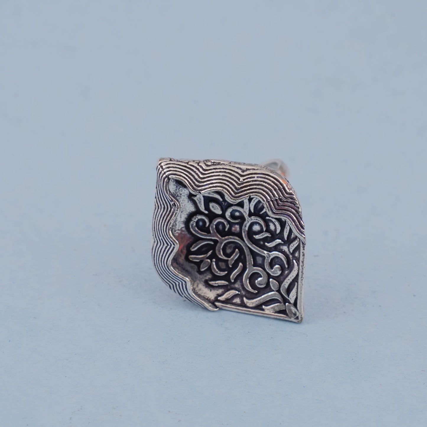 Suhana- Silver oxidised ring