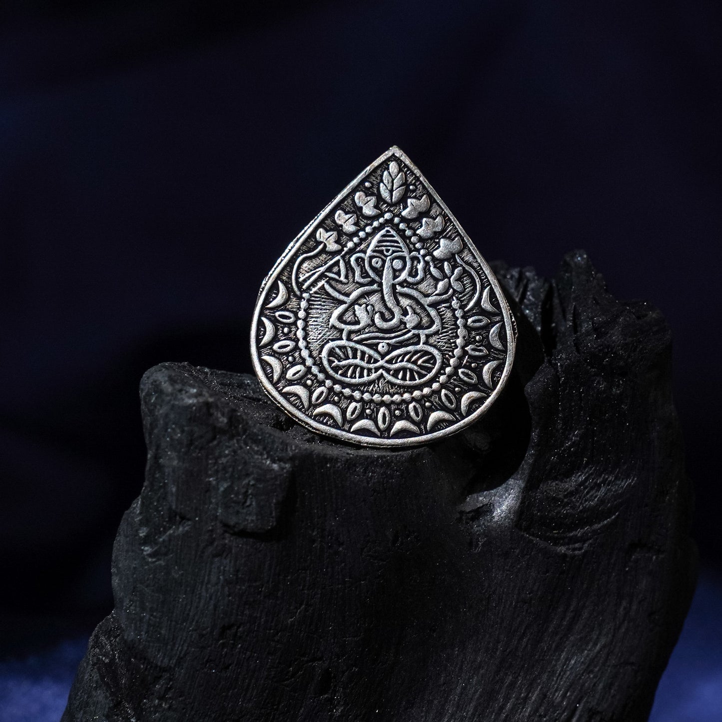 Manohari- Silver oxidised ring