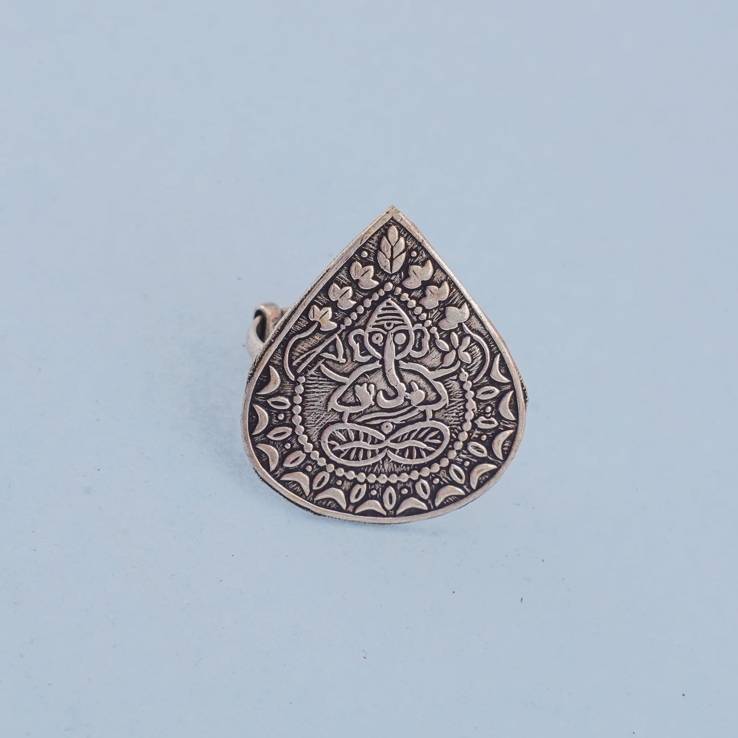 Manohari- Silver oxidised ring