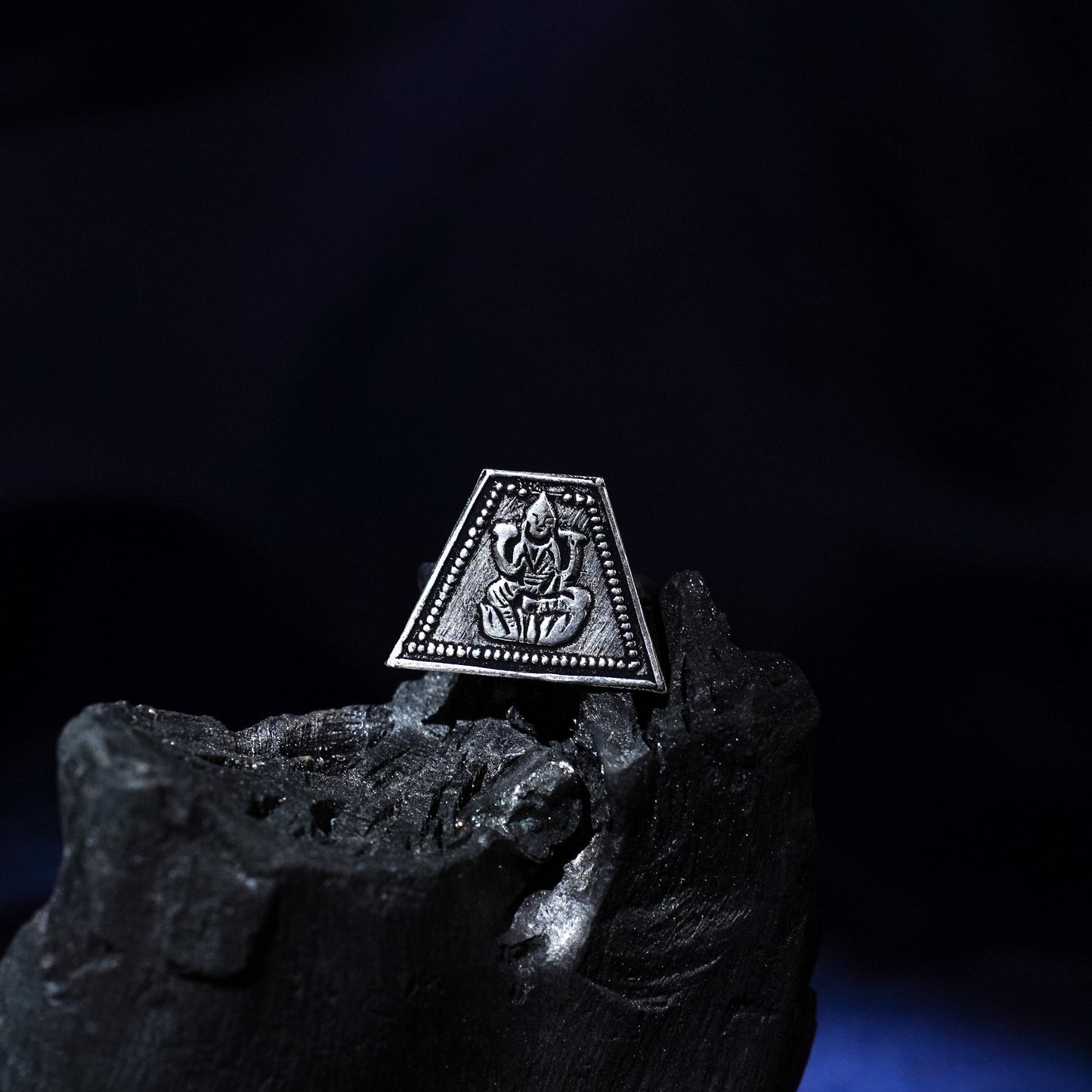 Vaibhavi- Silver oxidised ring