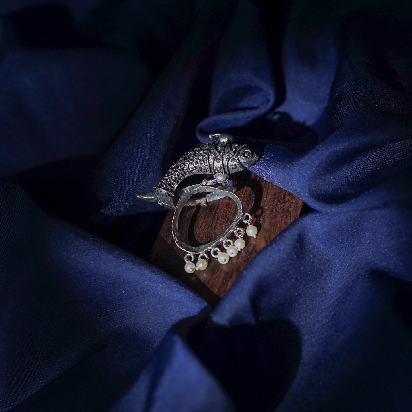Neerja-Silver oxidised ring