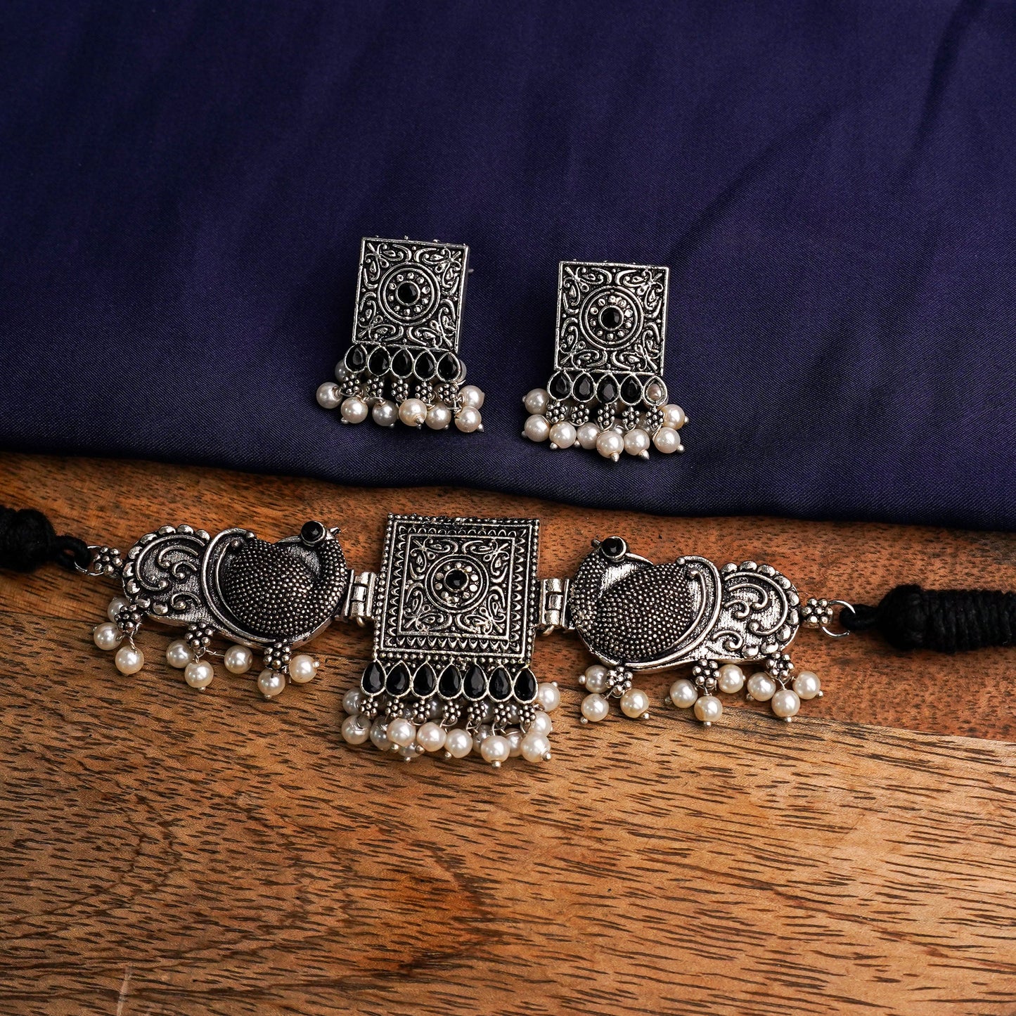 Rasika- Oxidised neckpiece with Earrings (Red)