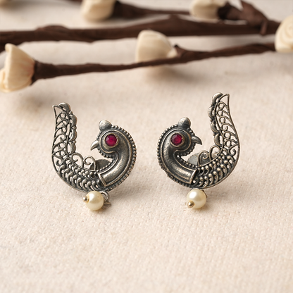 Amrapali – Antique Polish Pearl Stud Earrings