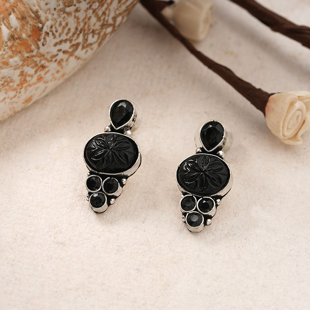 ShilpaRatna – Stone-Studded Brass Stud Earrings (Black)