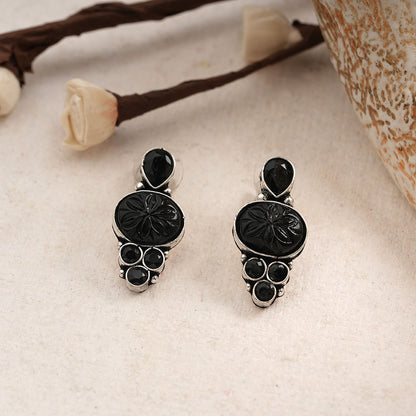 ShilpaRatna – Stone-Studded Brass Stud Earrings (Black)