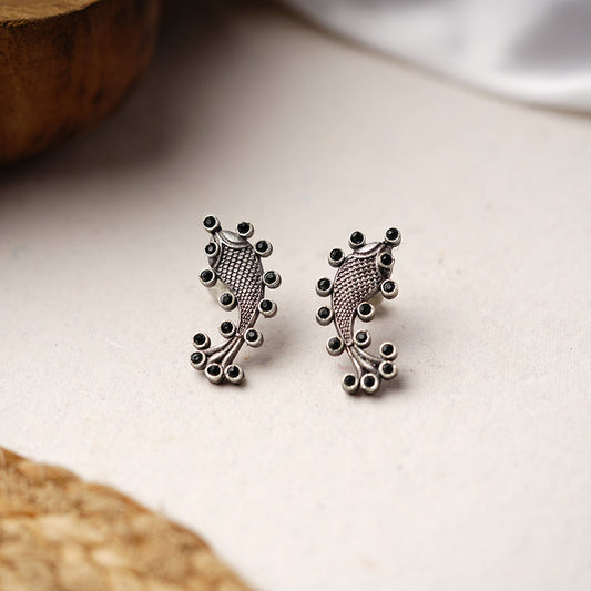 Meen- Silver oxidised Stone-Studded stud earrings(Black)