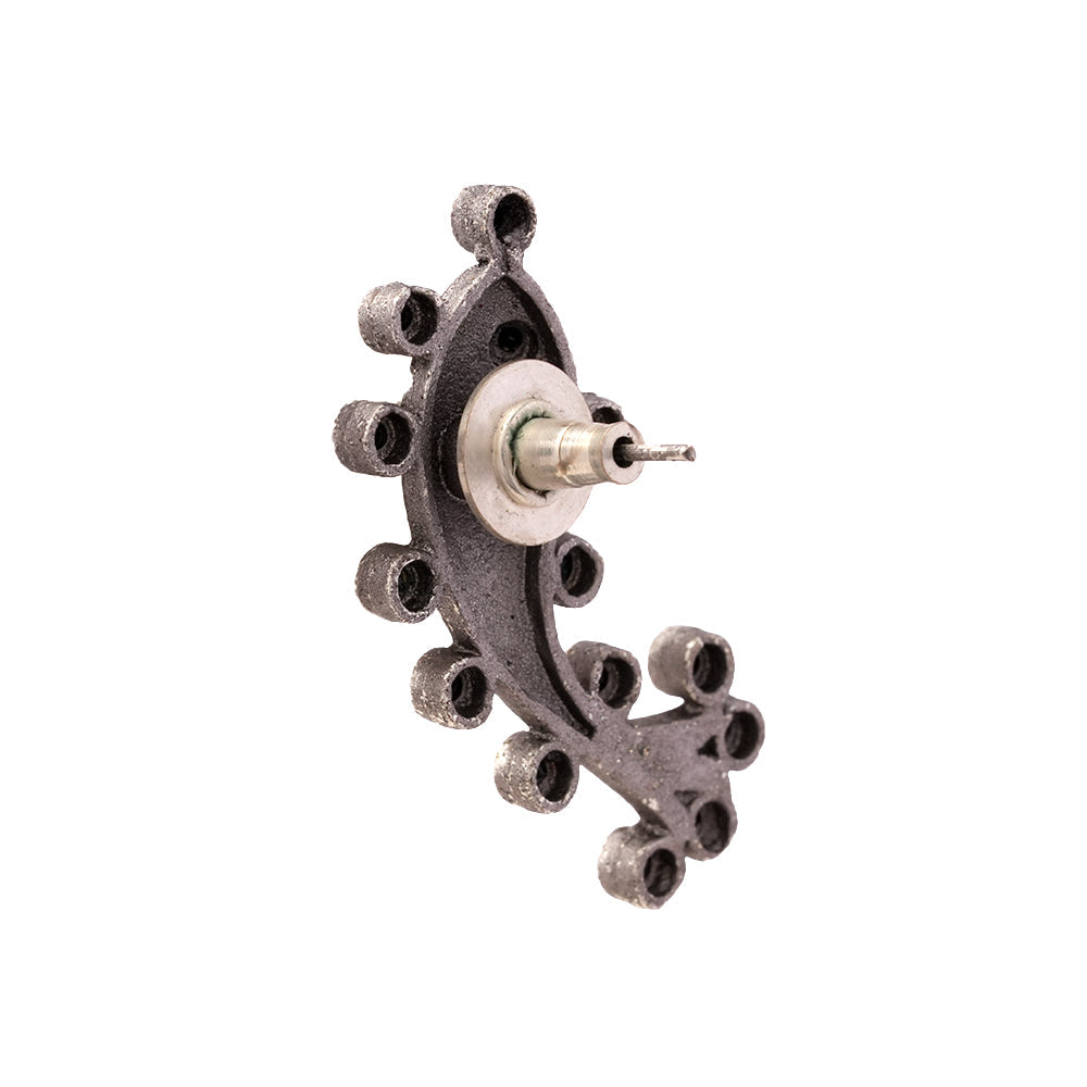 Meen- Silver oxidised Stone-Studded stud earrings(Black)