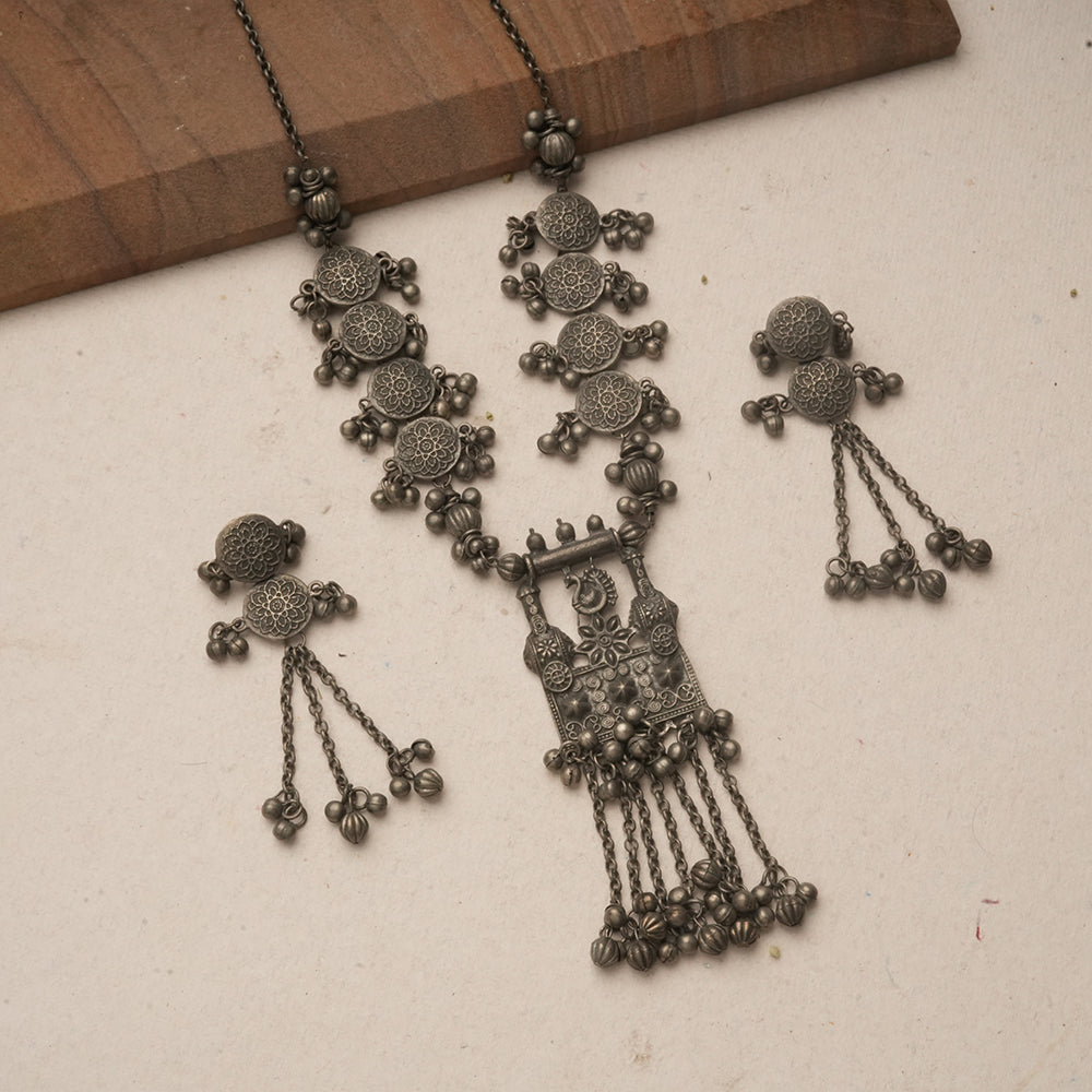 Rudrangi – Silver-Toned Brass Necklace Set