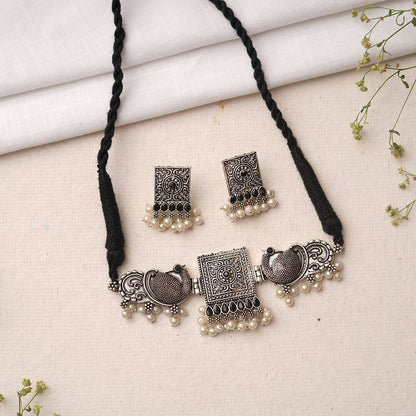 Rasika- Oxidised neckpiece with Earrings (Black)