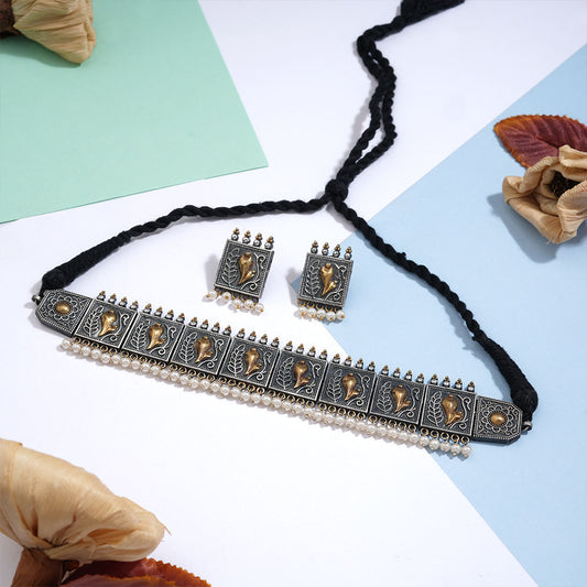 Charulata- Hanging pearl neckpiece set