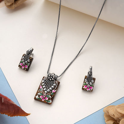 Charvi – Colorful Neckpiece Set