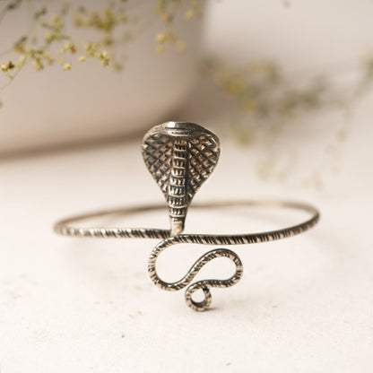 Sheshnaga- Motif Brass Bajuband