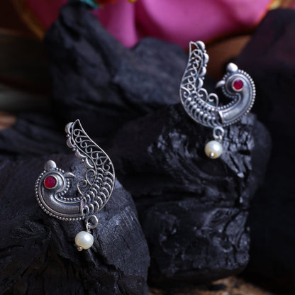 Amrapali – Antique Polish Pearl Stud Earrings