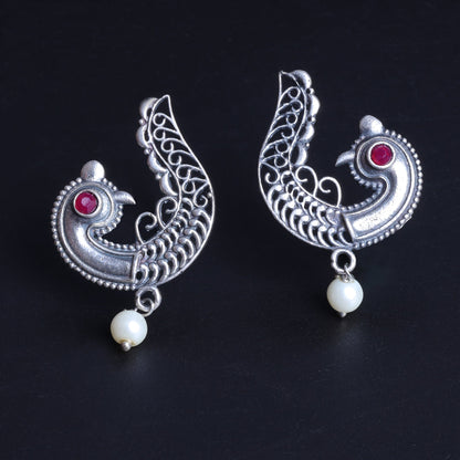 Amrapali – Antique Polish Pearl Stud Earrings