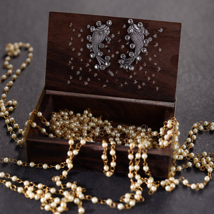 Meen- Silver oxidised Stone-Studded stud earrings(White)