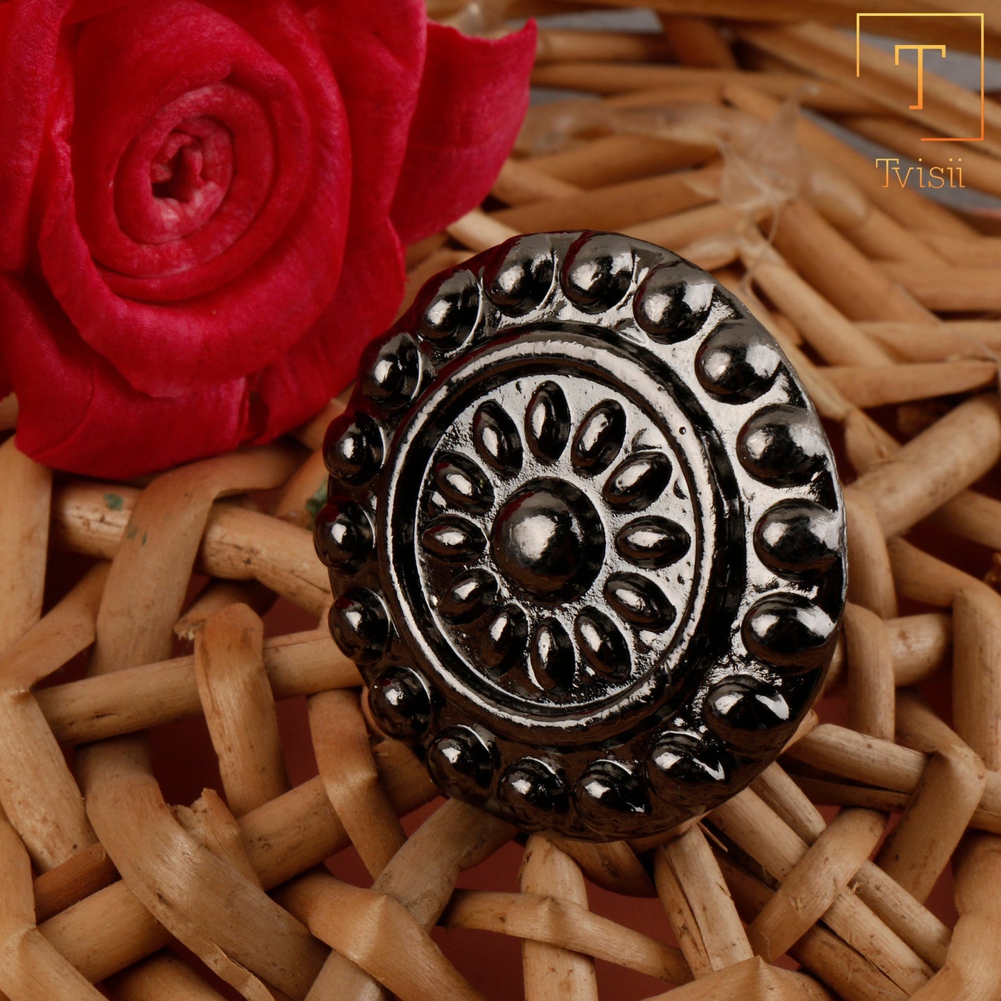 Komalika- Silver oxidised ring