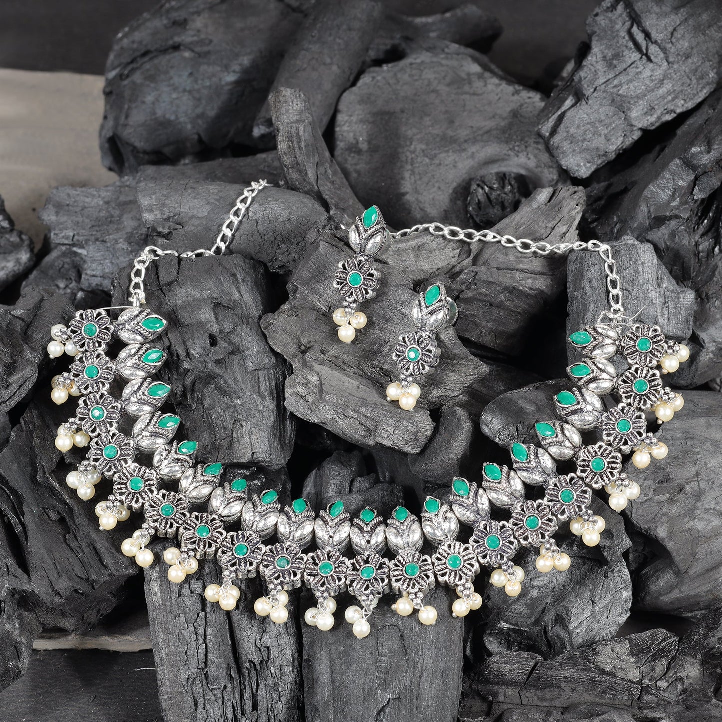 Sumedha – Stone-Studded Necklace Set