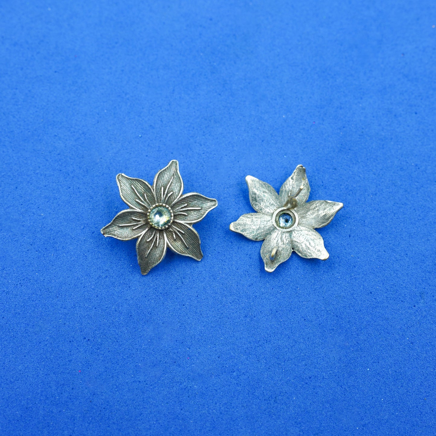 Juhi- Silver Brass Stone-Studded Stud Earrings(White)