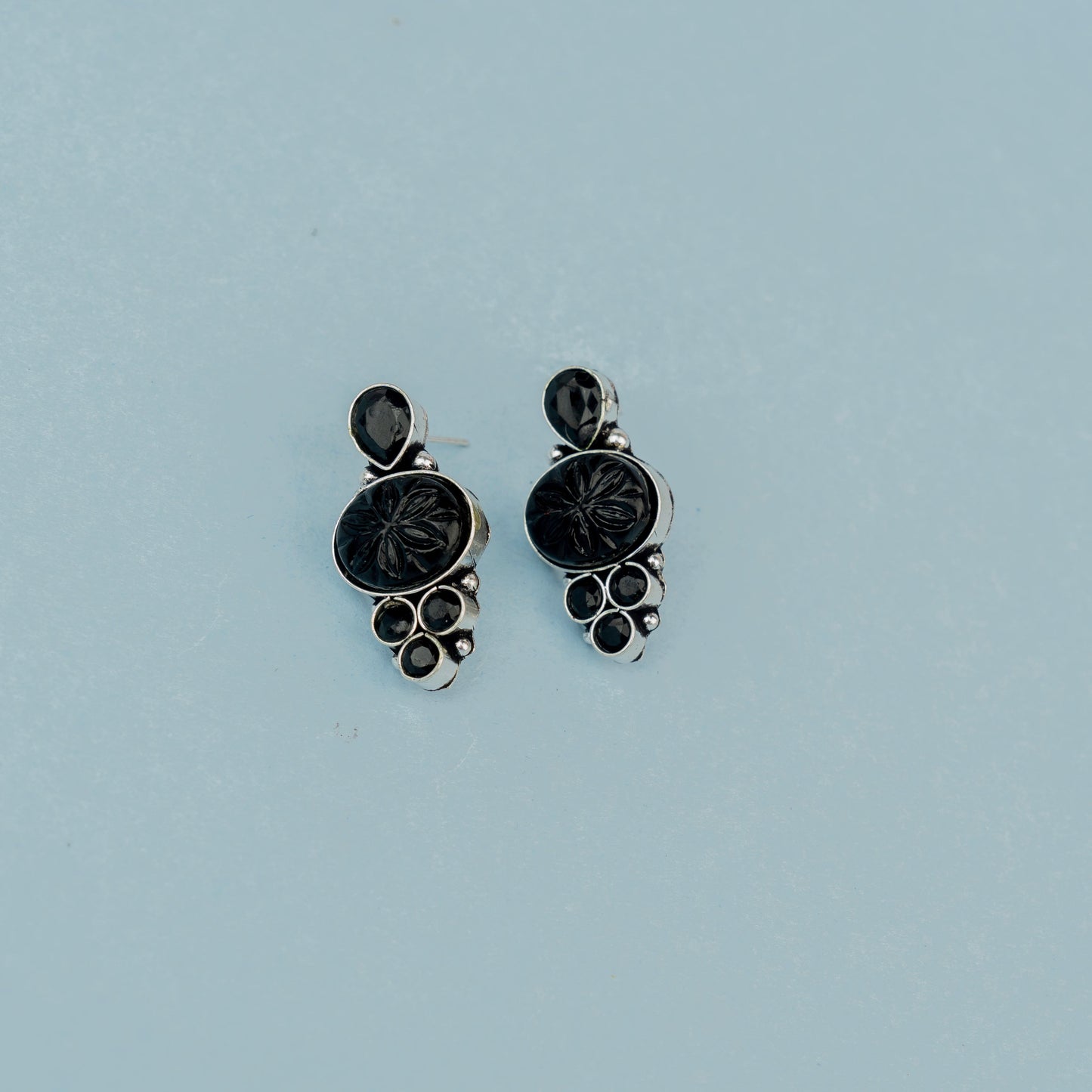 ShilpaRatna – Stone-Studded Brass Stud Earrings (Black)