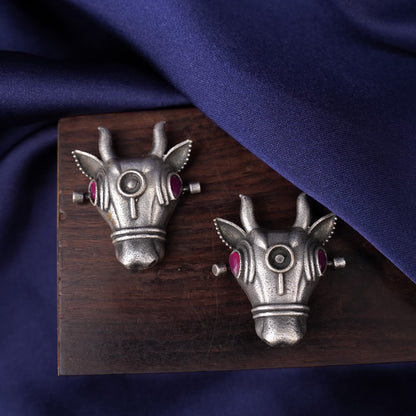 Nandi- Silver oxidised stone studded stud earrings(Red)