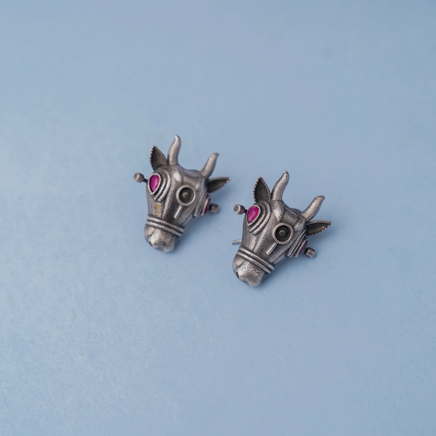 Nandi- Silver oxidised stone studded stud earrings(Red)