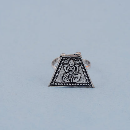 Vaibhavi- Silver oxidised ring