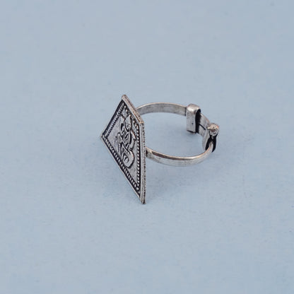 Vaibhavi- Silver oxidised ring