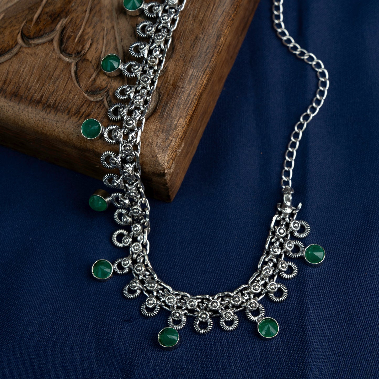 Mridula- Green stone Brass Neckpiece(Green)