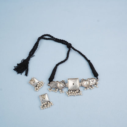 Rasika- Oxidised neckpiece with Earrings (Black)