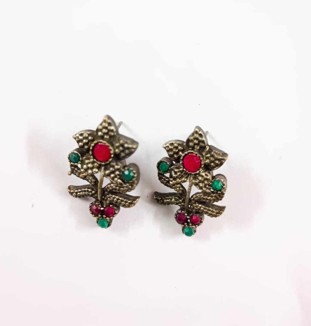 Pushp- Silver oxidised Stone-Studded stud earrings