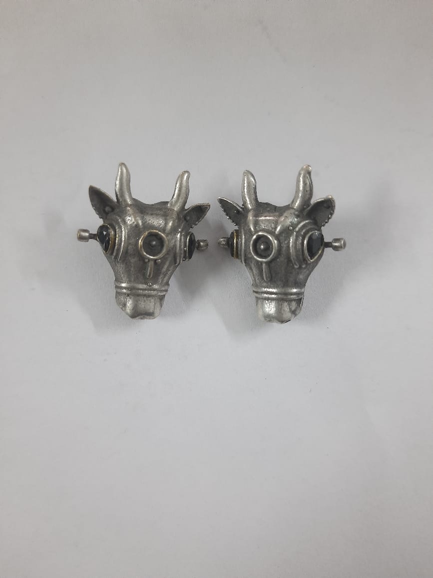 Nandi- Silver oxidised Stone-Studded stud earrings(Black)